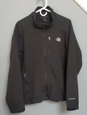 The NORTH FACE Black Softshell Performance Jacket (sz XL)